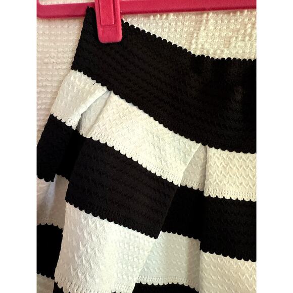 EXPRESS A-LINE SKIRT WHIMSYGOTH Size Medium - Picture 4 of 6